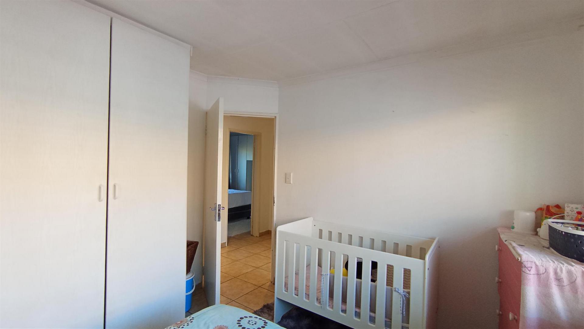 Bed Room 2 - 10 square meters of property in Terenure
