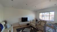 Lounges - 21 square meters of property in Terenure