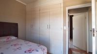 Bed Room 1 - 12 square meters of property in Boardwalk Villas