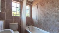 Bathroom 1 - 4 square meters of property in Moreletapark