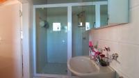 Main Bathroom - 5 square meters of property in Blairgowrie