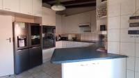 Kitchen - 22 square meters of property in Blairgowrie