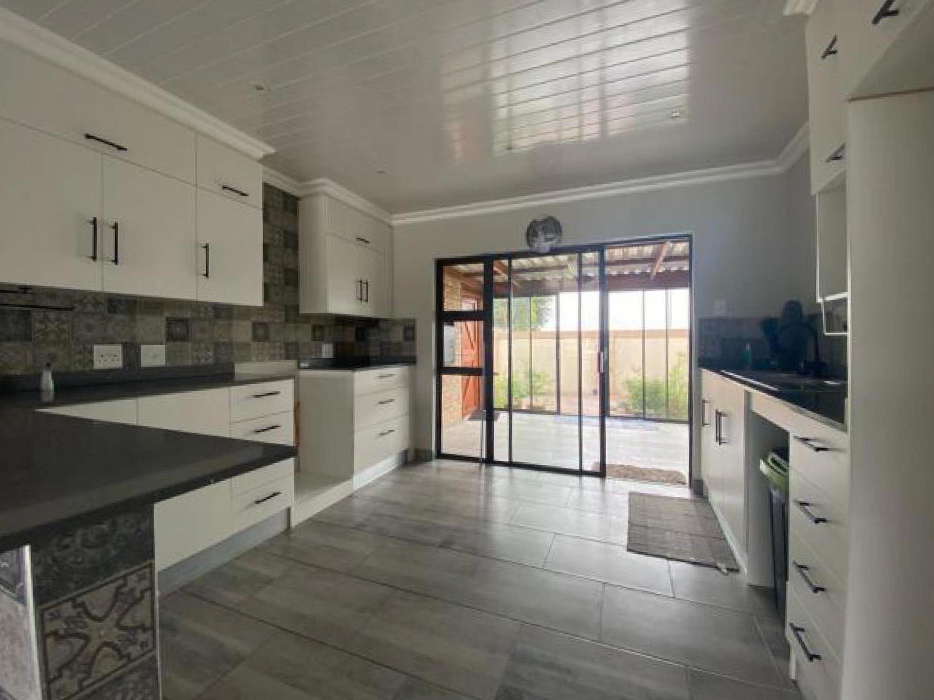 Kitchen of property in Kwelera