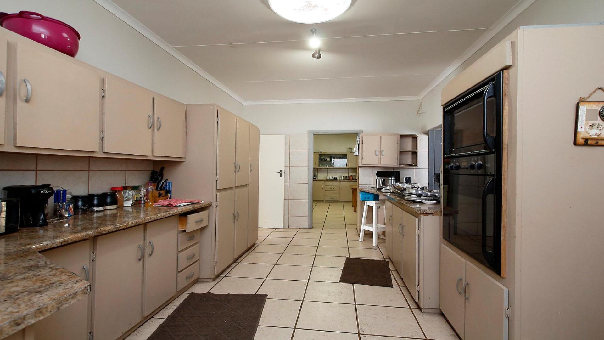 Kitchen of property in Ermelo