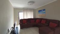 Lounges - 16 square meters of property in Noordhang