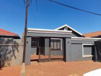 3 Bedroom 2 Bathroom House for Sale for sale in Protea Glen
