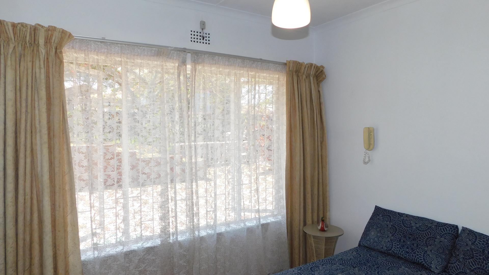 Bed Room 1 - 12 square meters of property in Reservoir Hills KZN