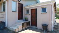 Flatlet - 86 square meters of property in Reservoir Hills KZN