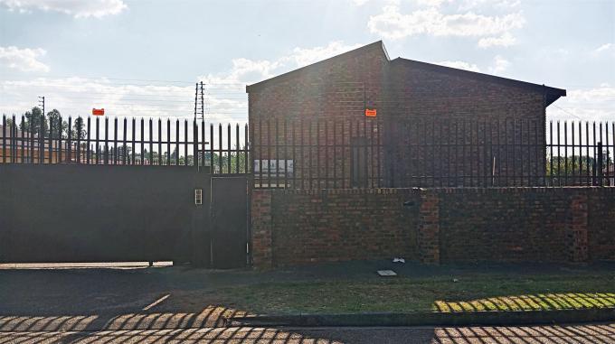 SA Home Loans Sale in Execution 2 Bedroom Apartment for Sale in West Turffontein - MR600323