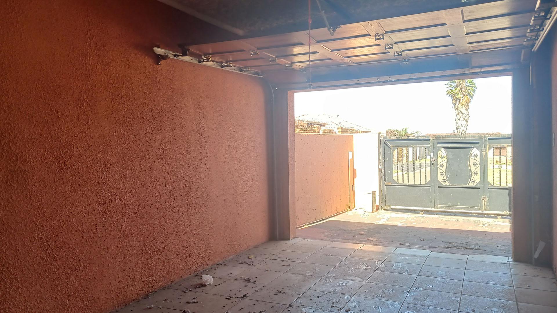 Rooms of property in Vosloorus