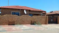 Front View of property in Vosloorus