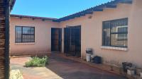 Flatlet - 96 square meters of property in Vosloorus