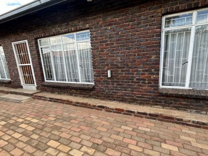 3 Bedroom House for Sale For Sale in Rustenburg MR600521
