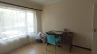 Bed Room 1 - 13 square meters of property in Douglasdale