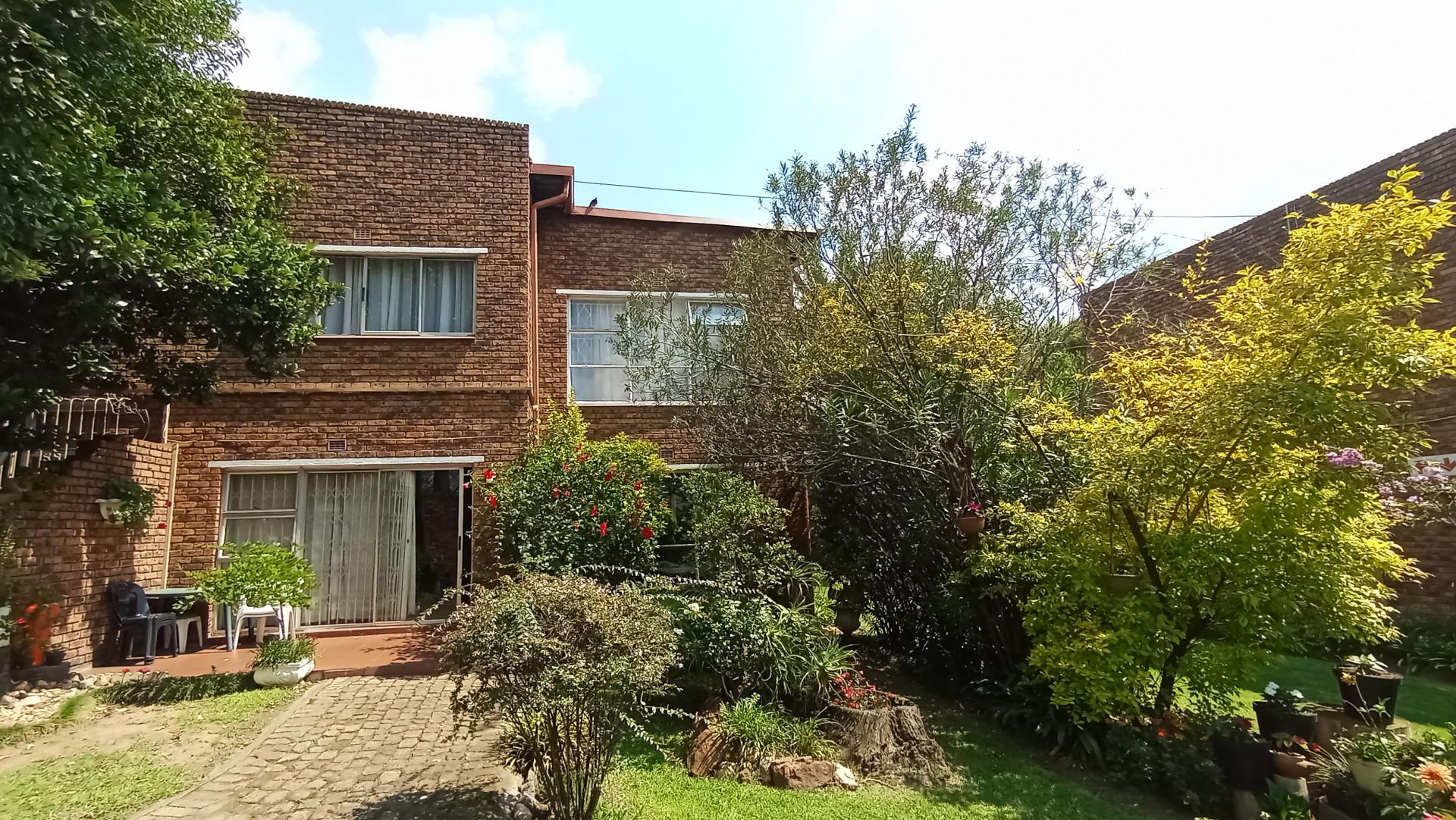 Backyard of property in Atholl Gardens