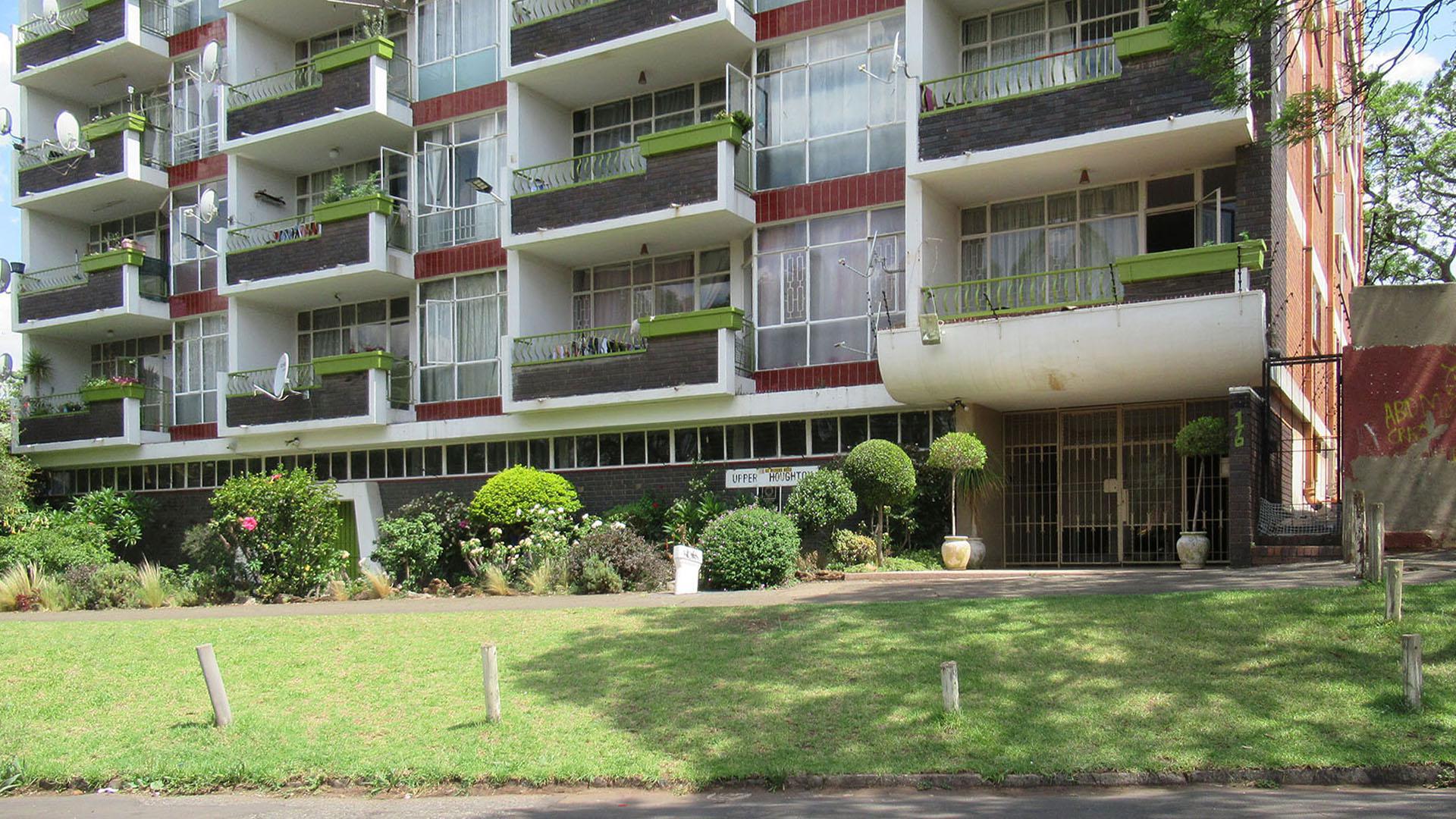 Front View of property in Bellevue
