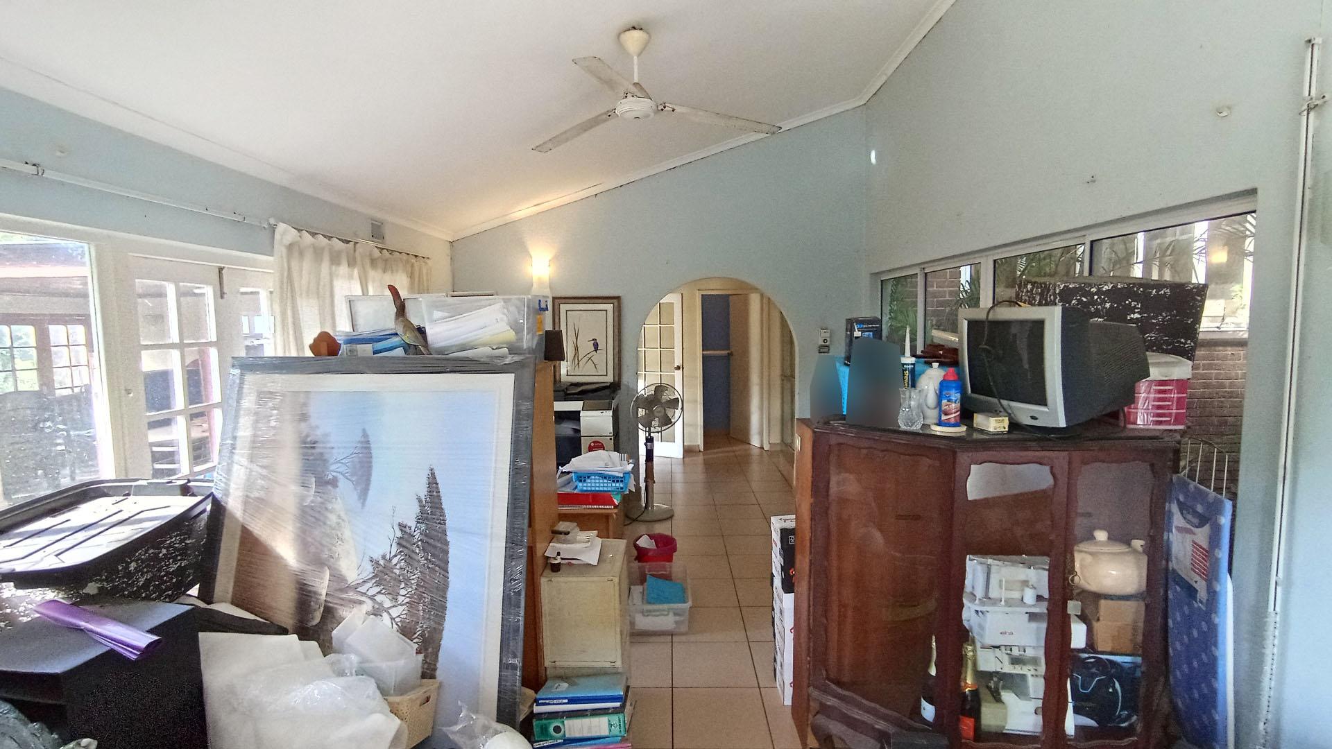 Lounges - 37 square meters of property in Westville 