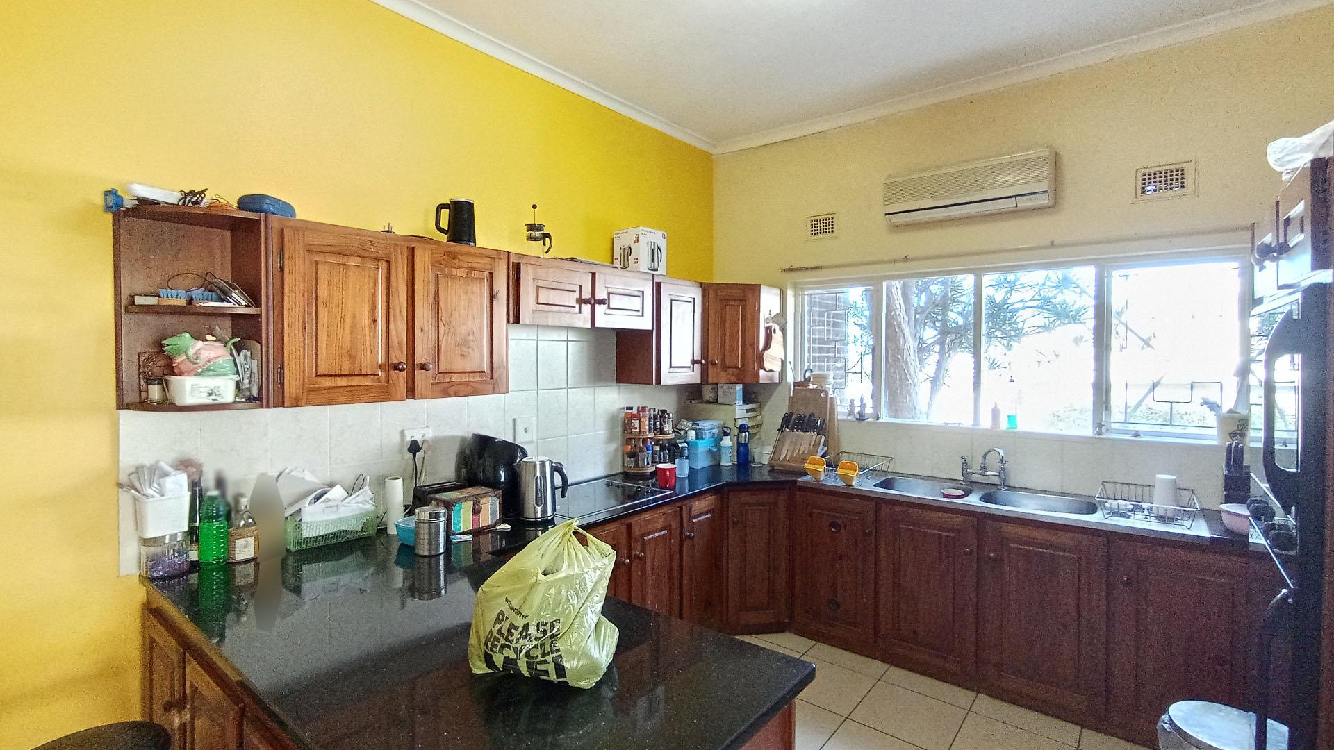 Kitchen - 23 square meters of property in Westville 