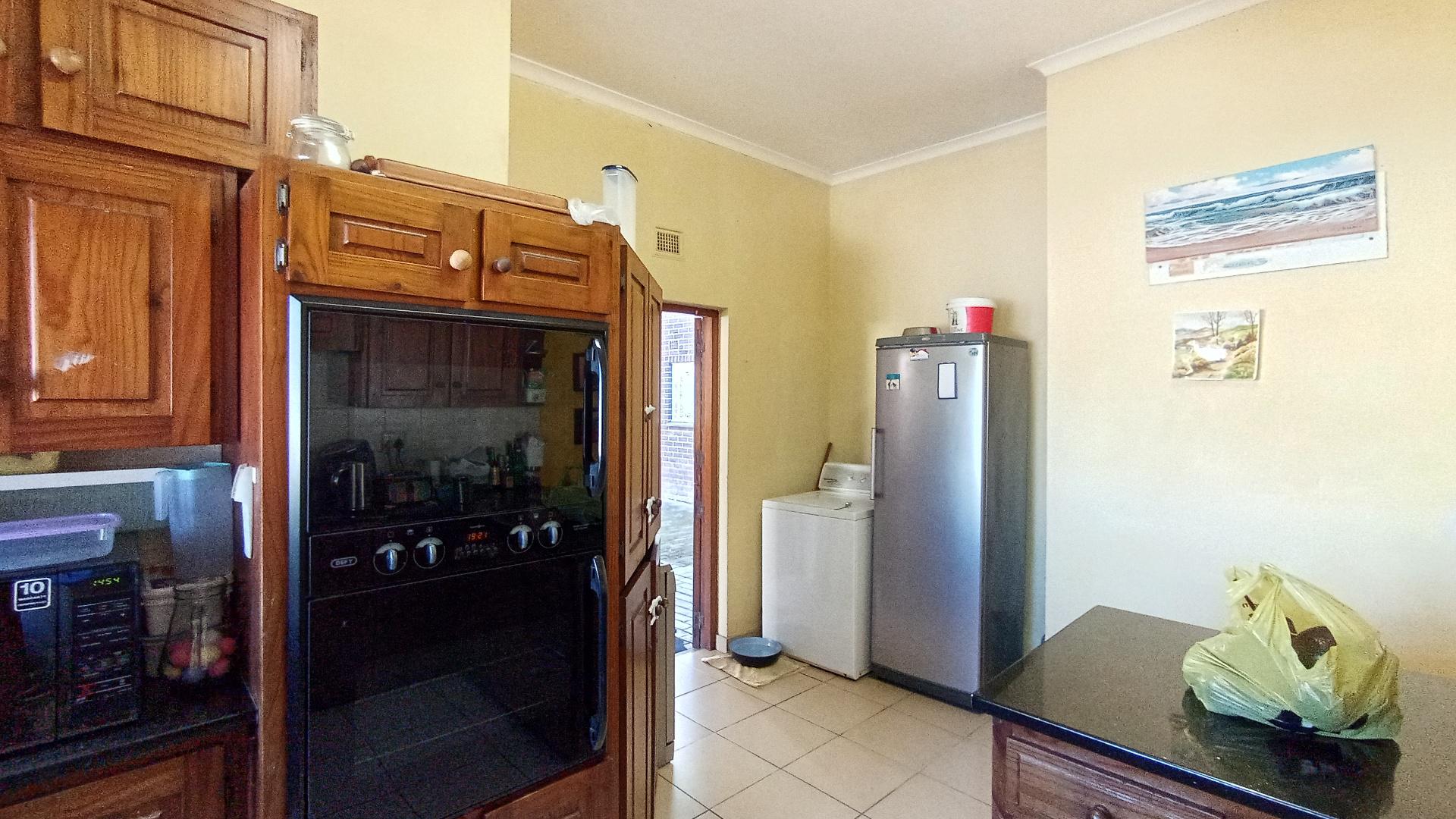 Kitchen - 23 square meters of property in Westville 