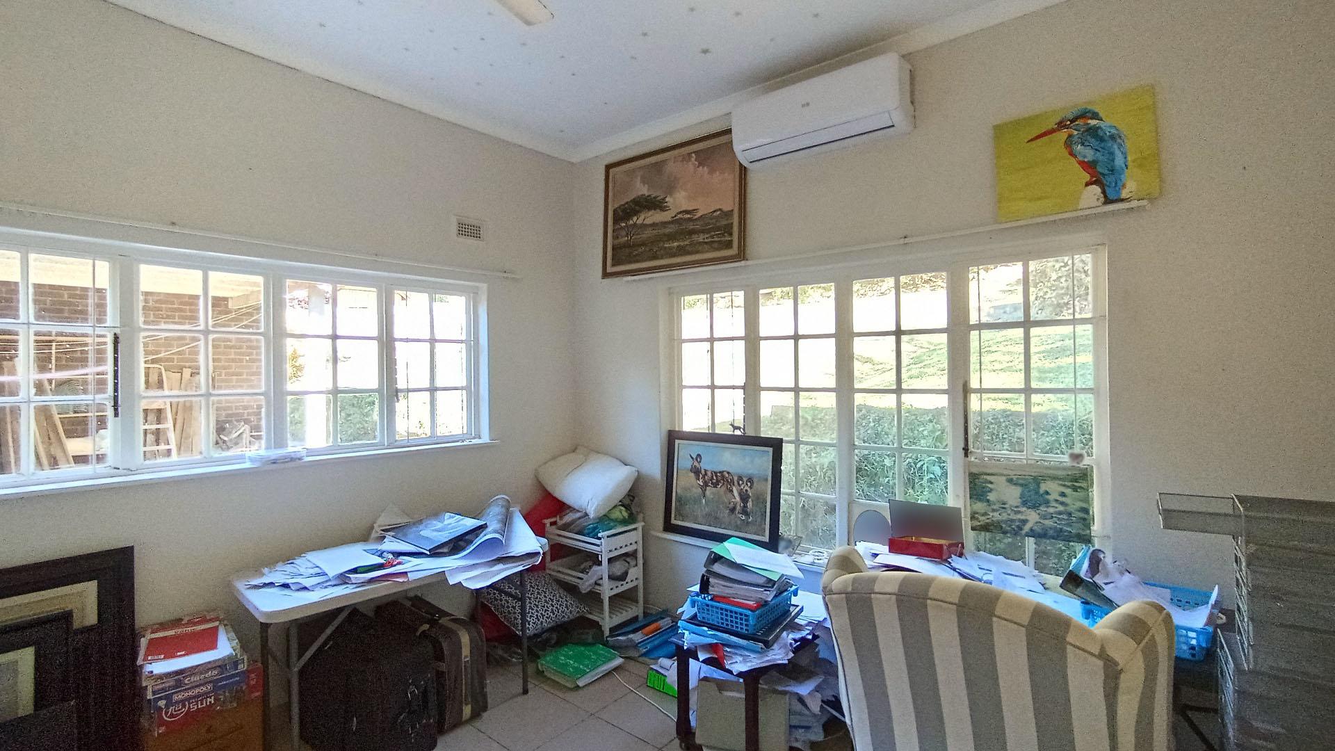 Bed Room 2 - 18 square meters of property in Westville 