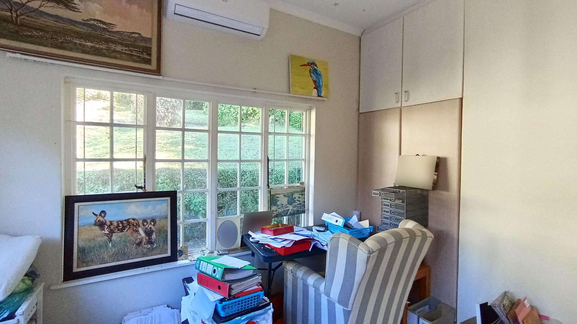 Bed Room 2 - 18 square meters of property in Westville 