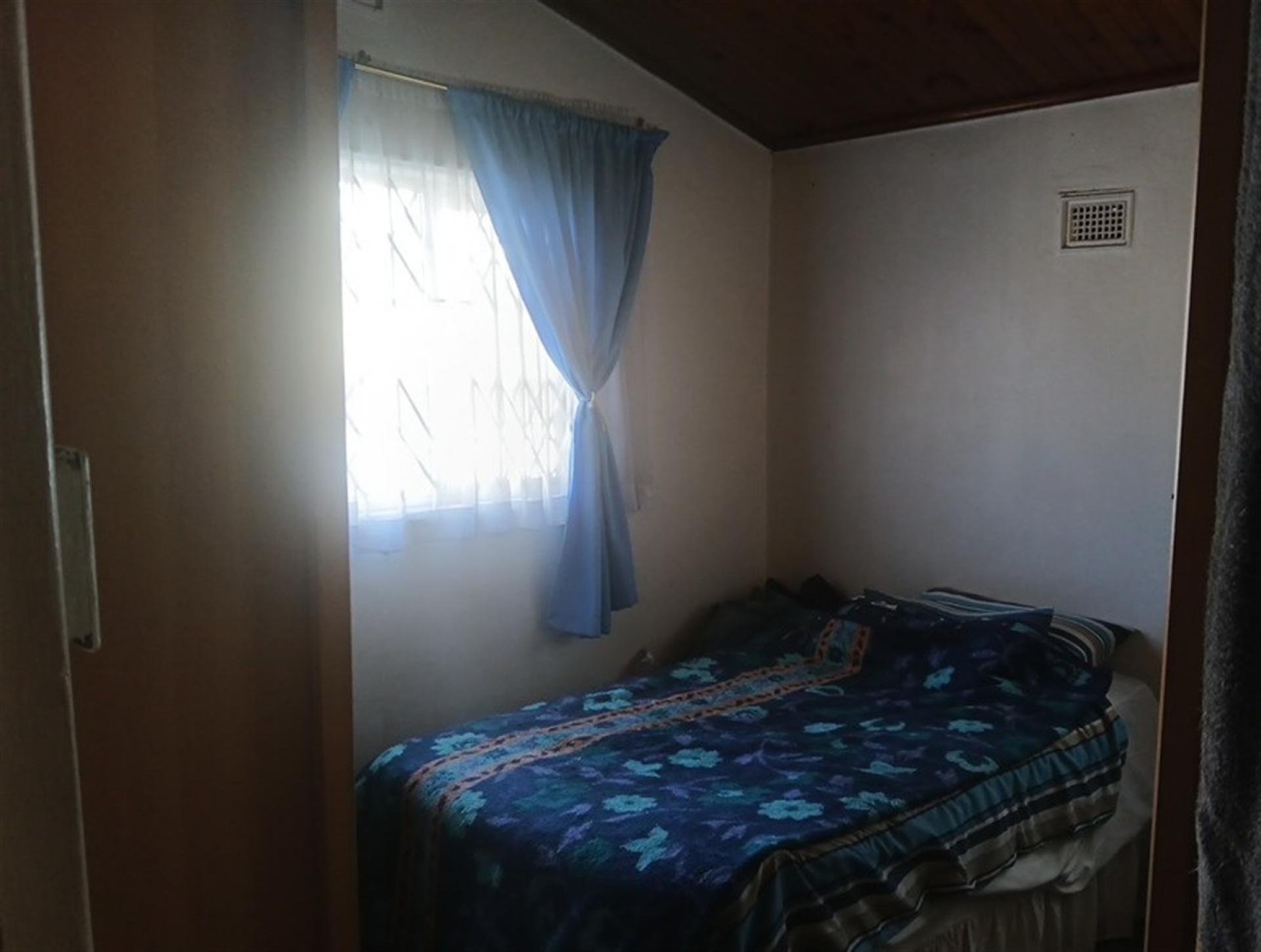 Bed Room 1 of property in Montford