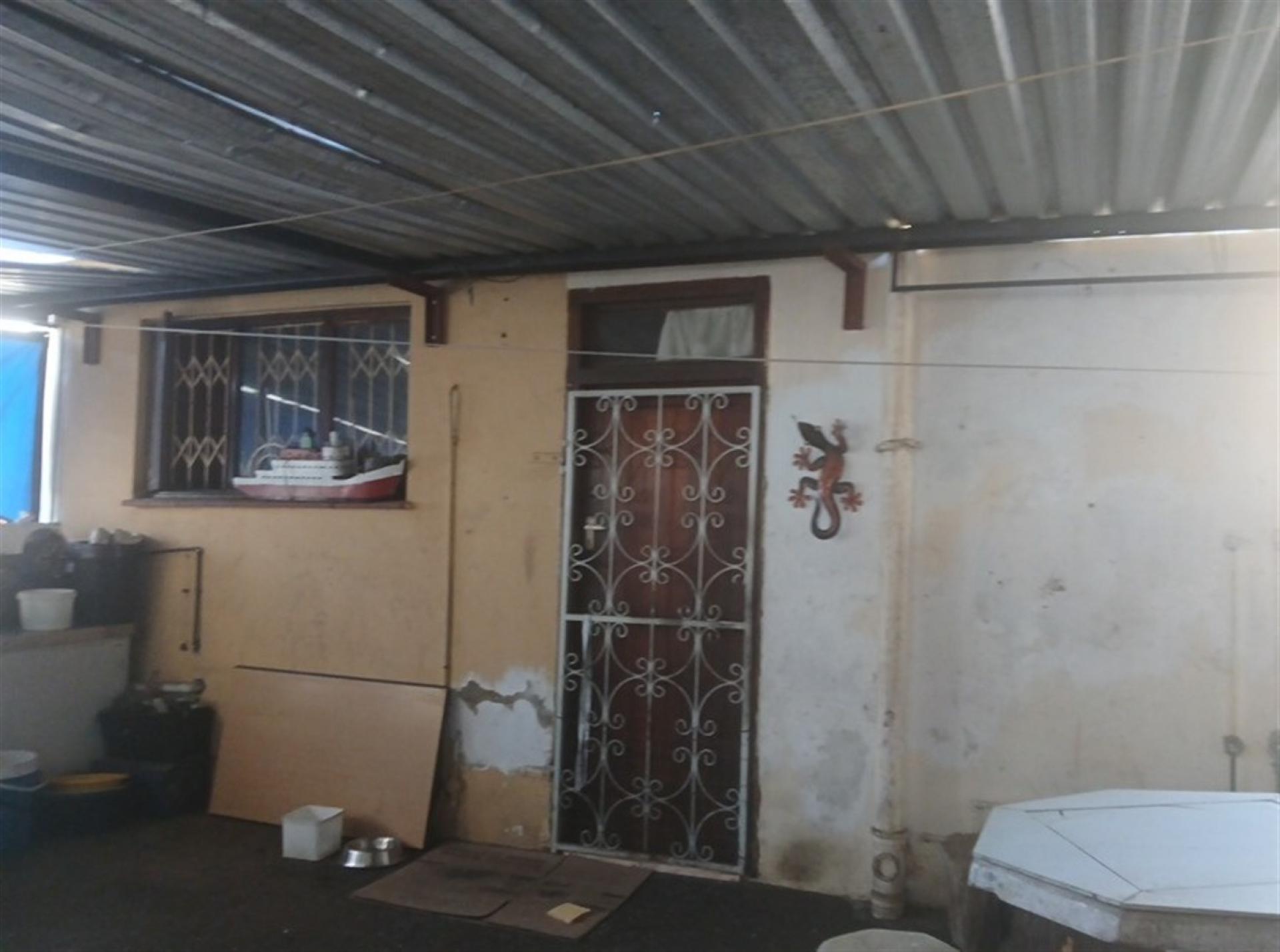 Front View of property in Montford