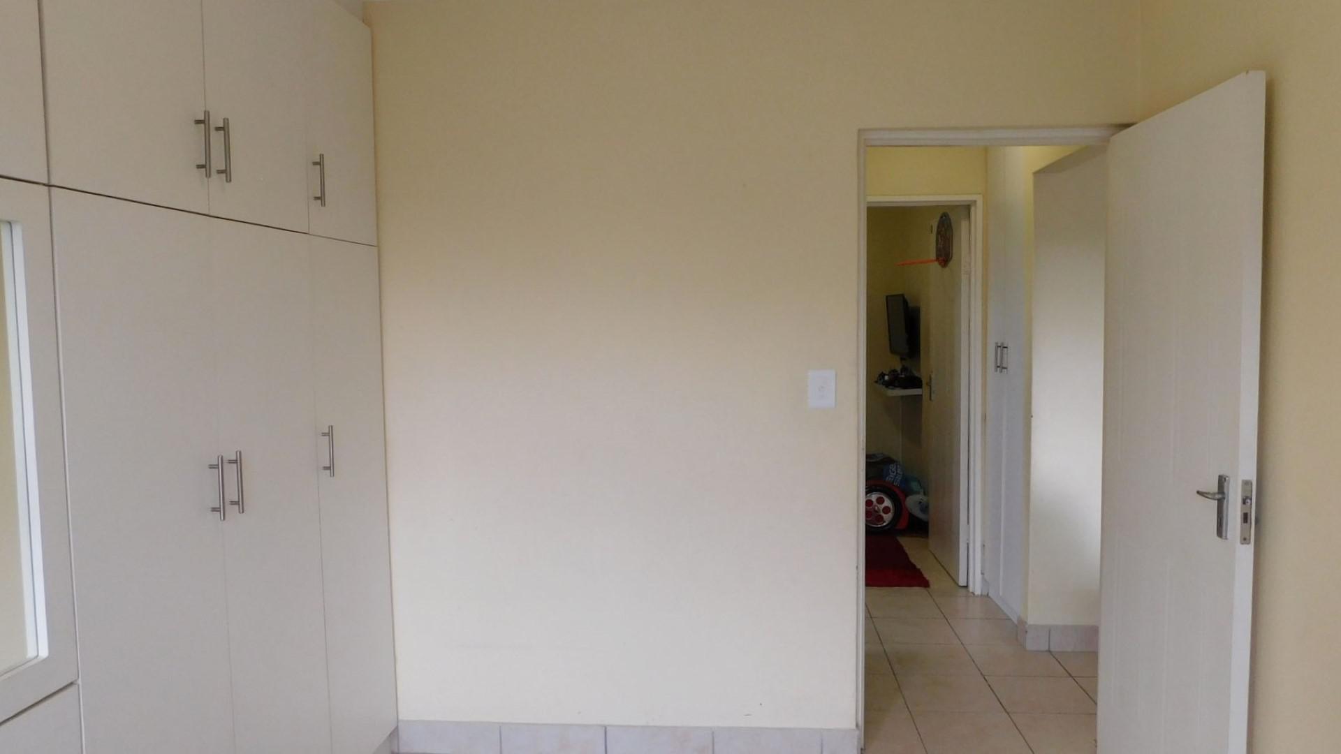 Main Bedroom - 11 square meters of property in Reservoir Hills KZN