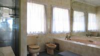 Main Bathroom - 13 square meters of property in Illovo