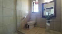 Bathroom 1 - 11 square meters of property in Randpark Ridge