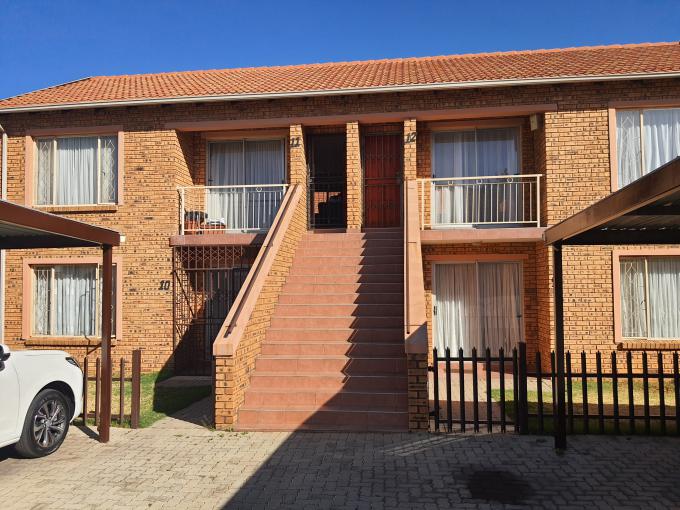2 Bedroom Apartment for Sale For Sale in Rosettenville - MR601568