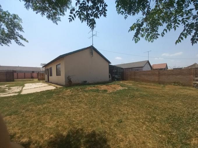 3 Bedroom House for Sale For Sale in Lenasia South - MR601749