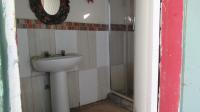 Staff Bathroom - 6 square meters of property in Witpoortjie