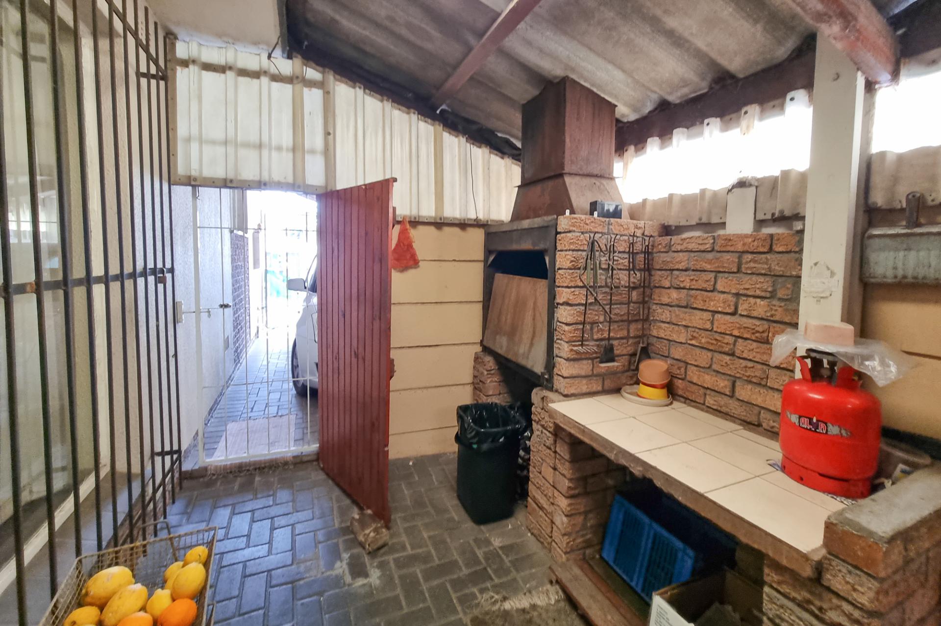 3 Bedroom House for Sale For Sale in Windsor Park CPT MR