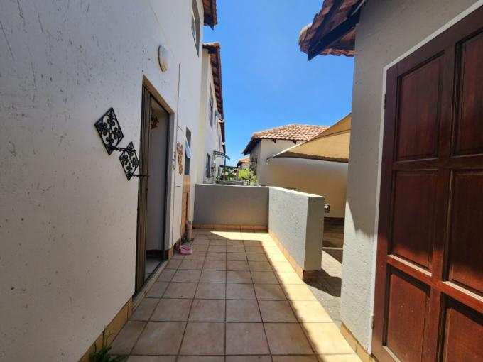 3 Bedroom Simplex for Sale For Sale in New Redruth - MR602039