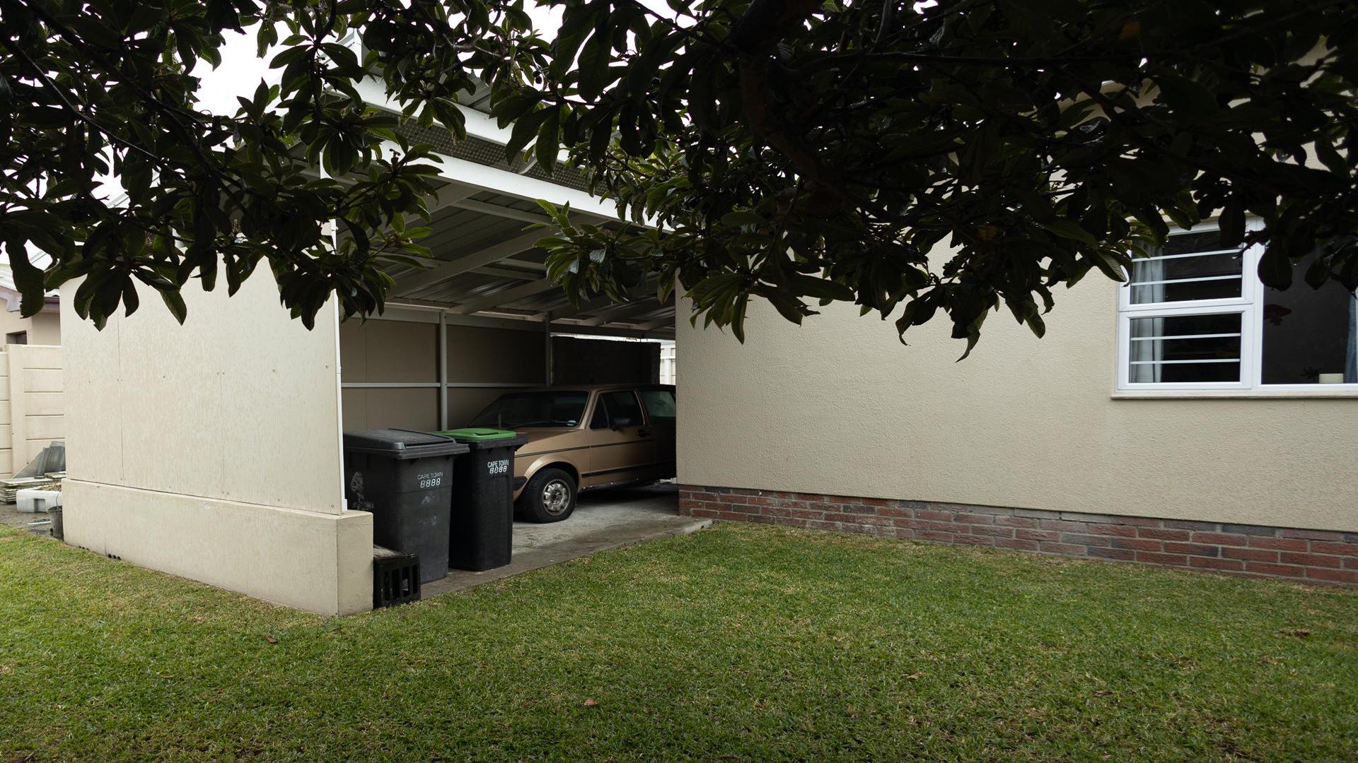 Carport  of property in Bothasig 