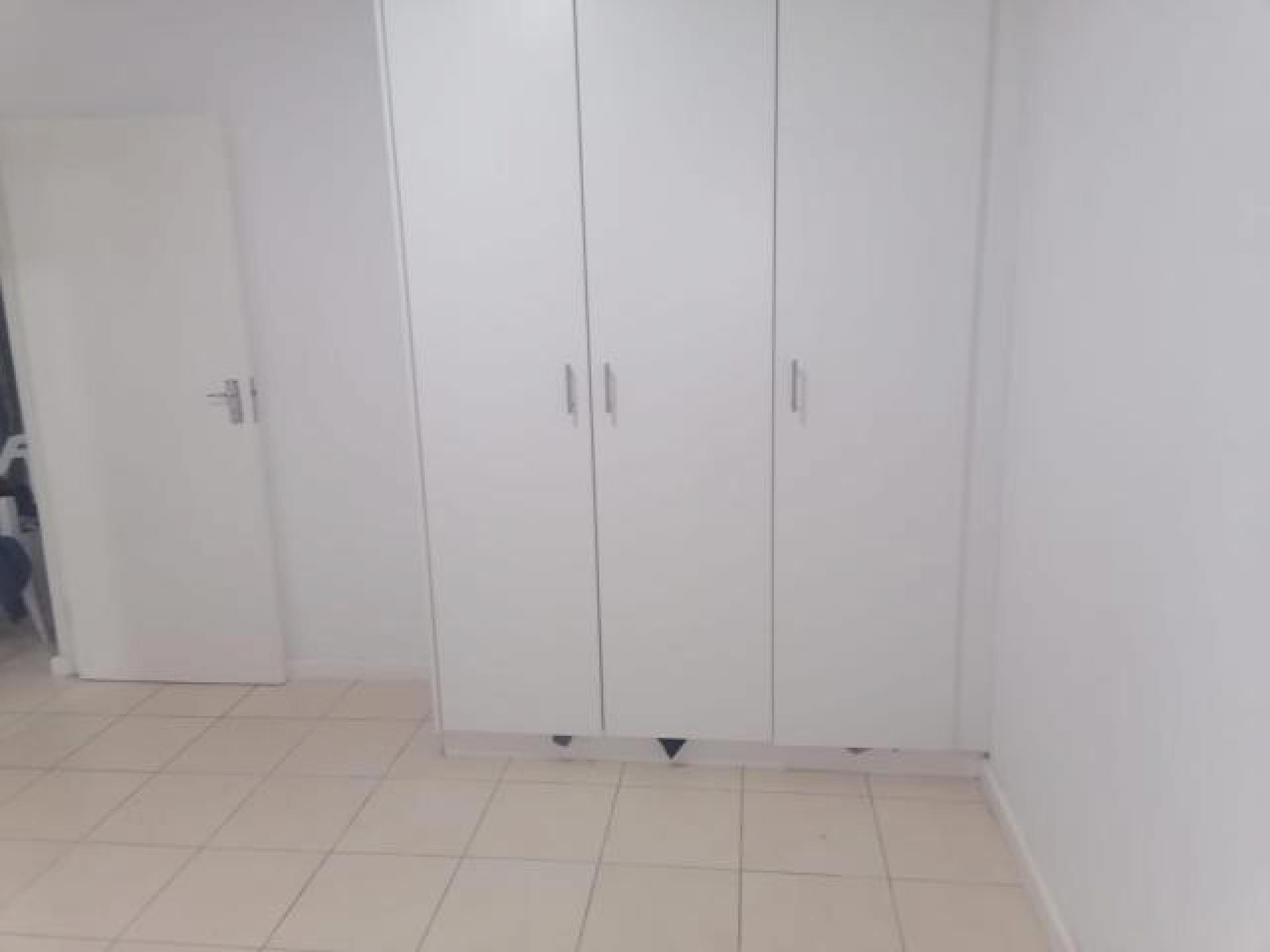 Bed Room 1 of property in Blue Downs