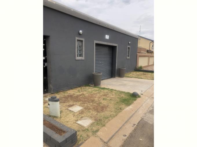5 Bedroom House for Sale For Sale in Eldorado Park AH - MR602138