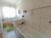 Bathroom 1 of property in Harrismith