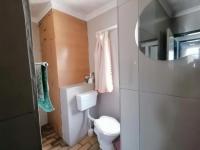 Bathroom 2 of property in Harrismith