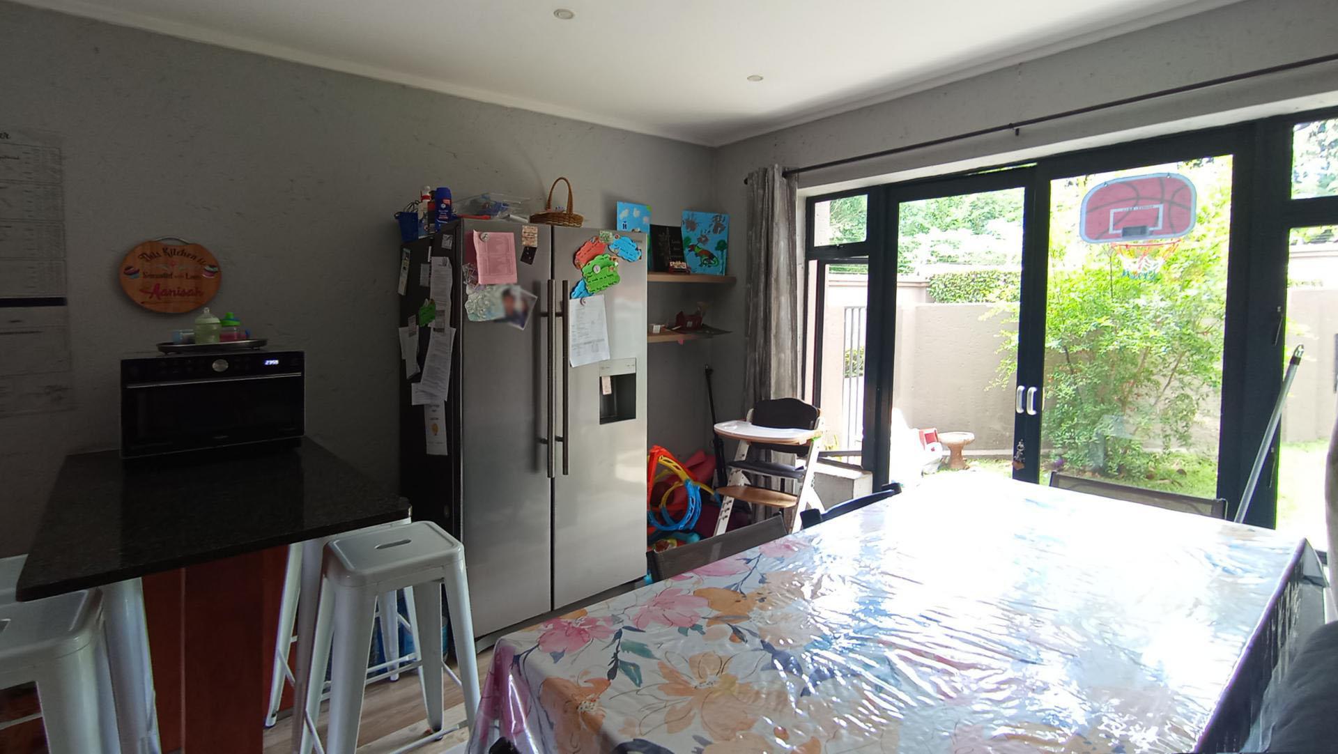 Dining Room - 11 square meters of property in Darrenwood