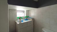 Guest Toilet - 3 square meters of property in Darrenwood