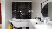 Main Bathroom - 9 square meters of property in Darrenwood