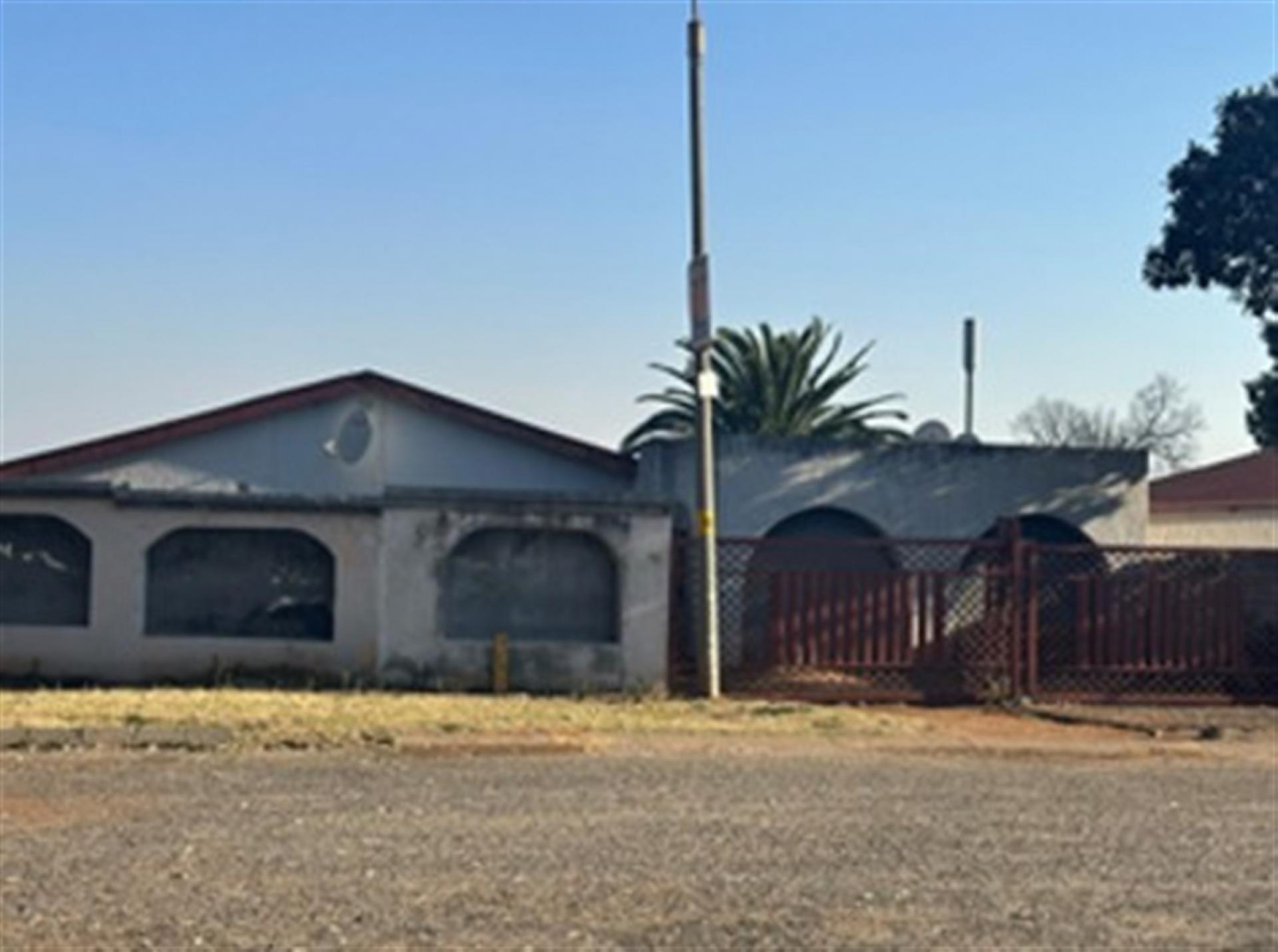 Front View of property in Kempton Park