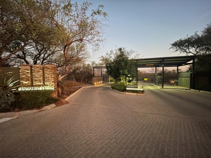 2 Bedroom Simplex to Rent in Hoedspruit - Property to rent - MR602310