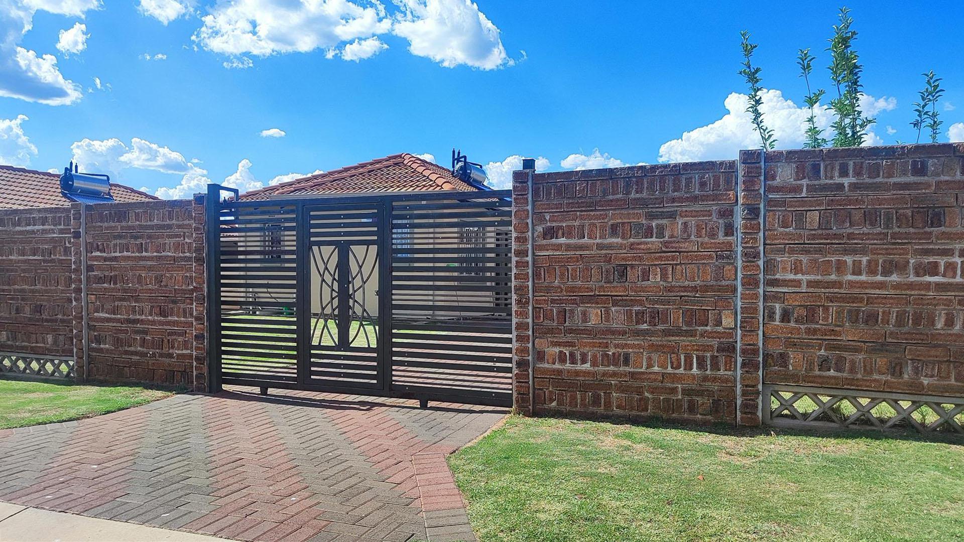 Front View of property in Watervalspruit