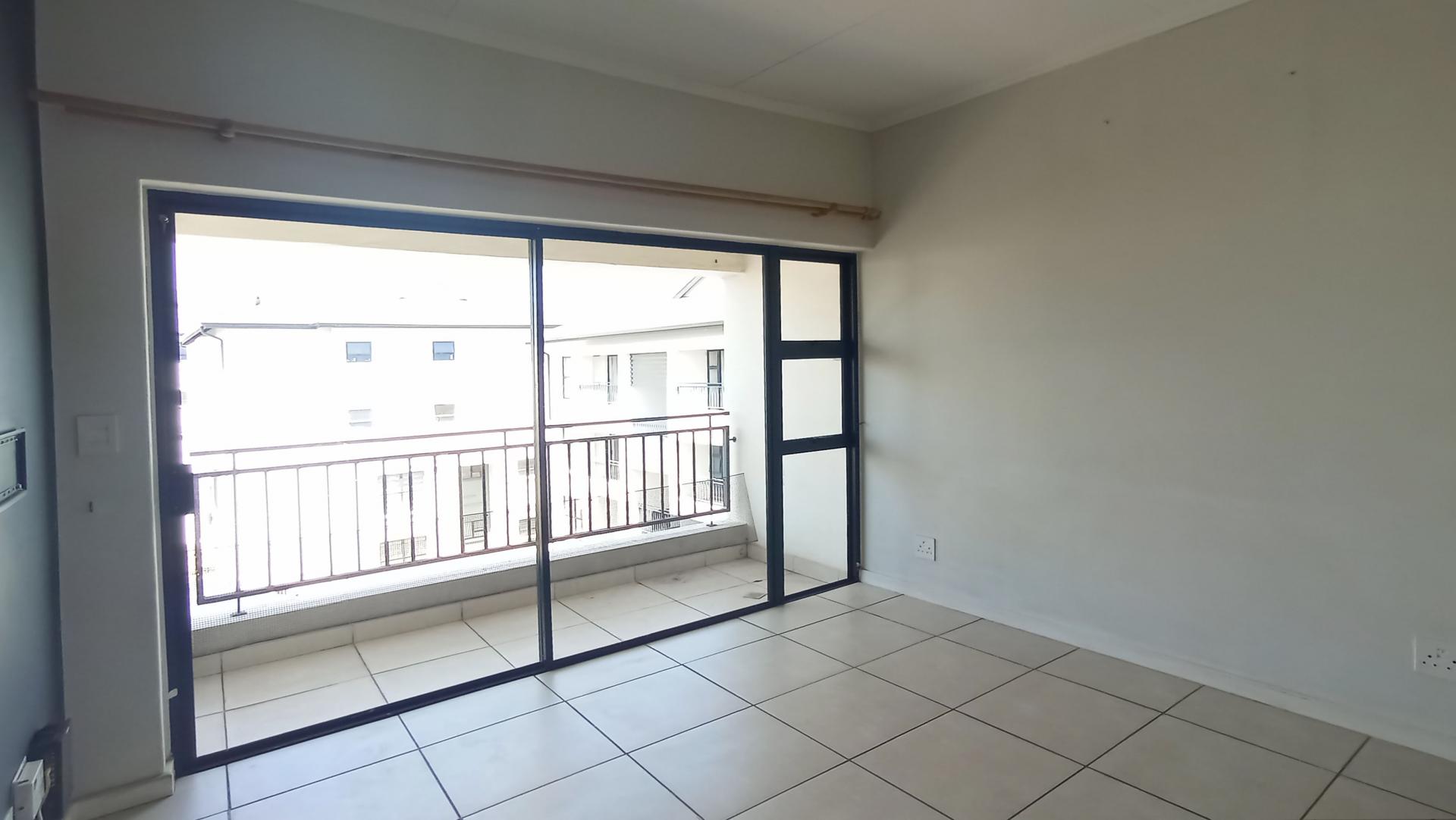 Lounges - 12 square meters of property in Westlake Eco-Estate