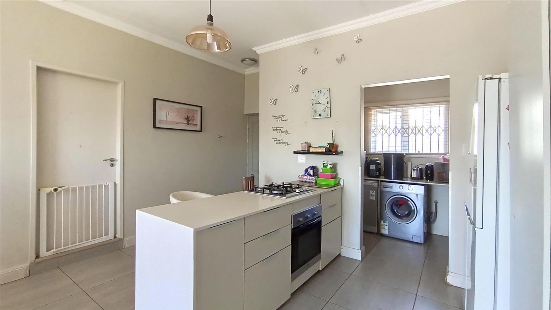 Kitchen - 10 square meters of property in Kyalami Hills