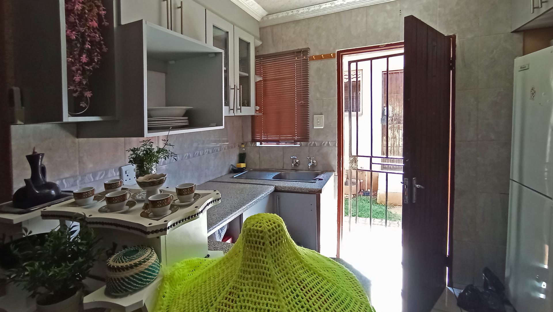 Kitchen - 7 square meters of property in Clayville