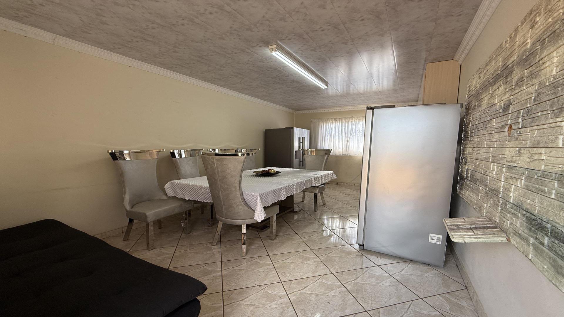 Dining Room of property in Savanna City